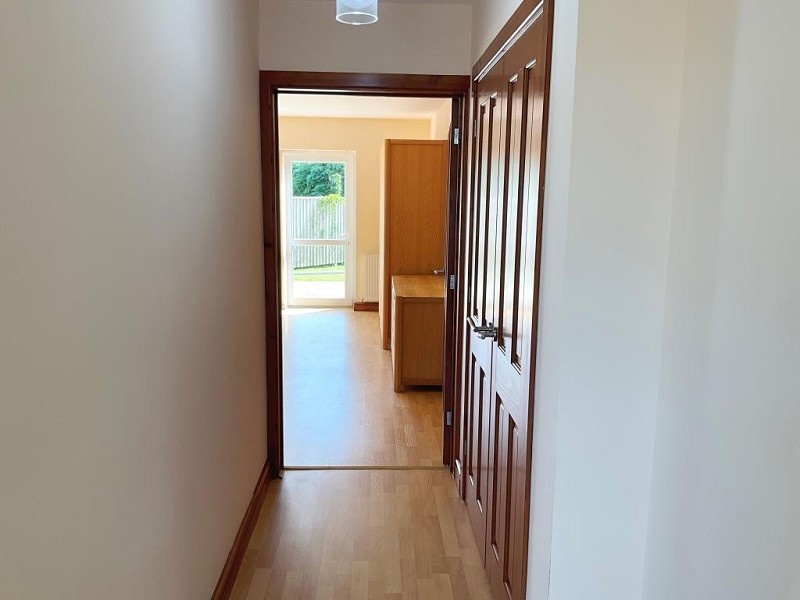 Guest suite with ensuite bathroom
